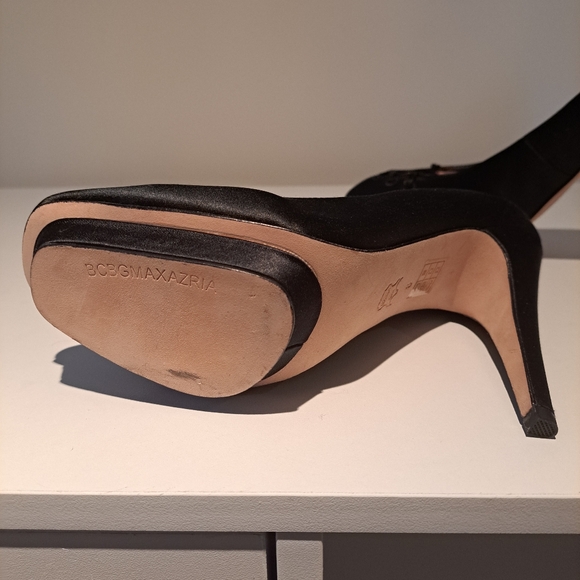 BCBG HEELS. - Picture 6 of 7